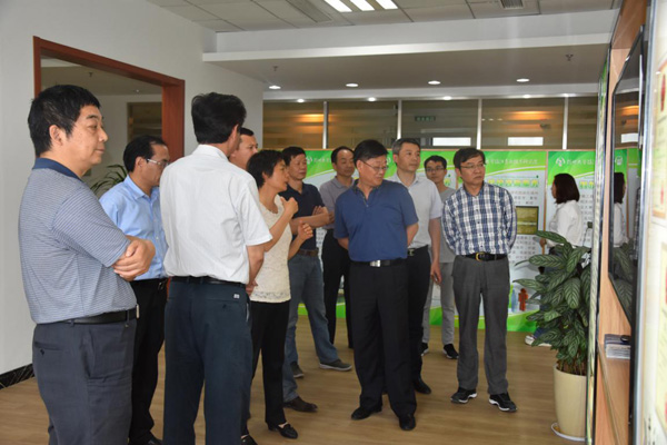 镇江校友会牵手扬州大学镇江高新技术研究院3.jpg