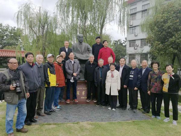 离别母校五十载 师生相聚话真情——畜牧专业1967届校友毕业50周年返校聚会7.jpg