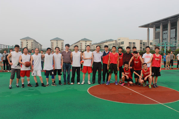 青春不散场 母校不忘怀——机械工程学院汽车0101班毕业10周年返校相聚8.jpg