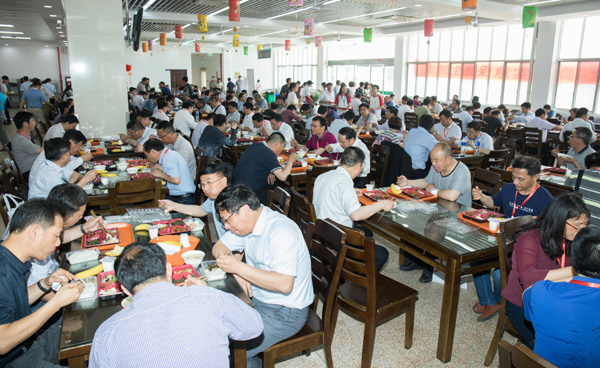 不忘初心 携手前行——学校举行1987届校友毕业30周年返校聚会活动24.jpg