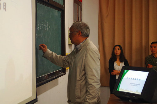 李延保、单墫两位校友应邀为数学科学学院学子作报告2.jpg