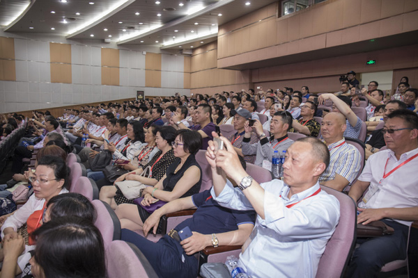 不忘初心 携手前行——学校举行1987届校友毕业30周年返校聚会活动21.jpg