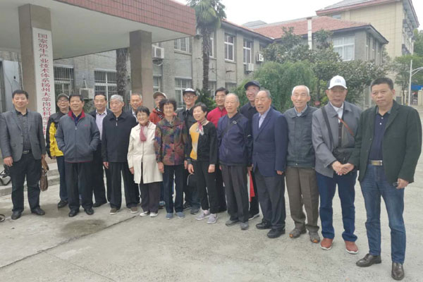 离别母校五十载 师生相聚话真情——畜牧专业1967届校友毕业50周年返校聚会8.jpg