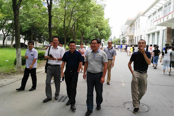 致青春感恩母校 创未来携手力行——机9201班毕业20周年返校聚会2.jpg