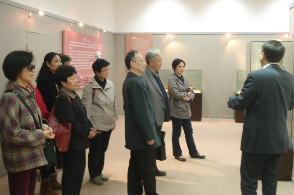 感恩母校 心系发展——光机732班校友毕业40年返校聚会2.jpg