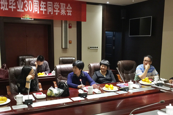 外语系81级2班毕业30周年天目湖畔欢乐聚3.jpg