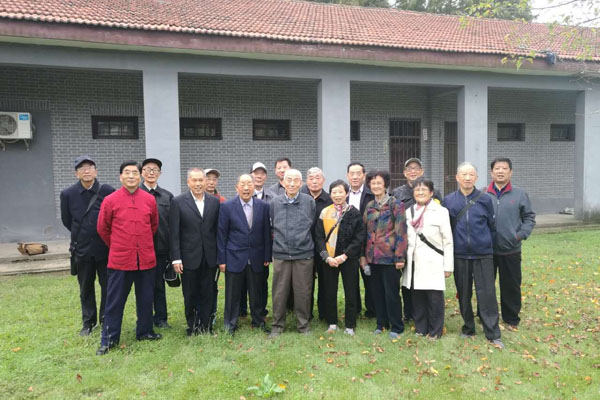 离别母校五十载 师生相聚话真情——畜牧专业1967届校友毕业50周年返校聚会11.jpg