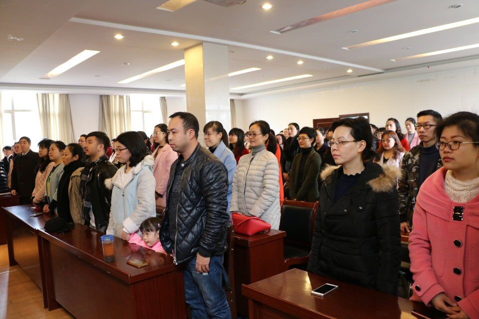 情系母校 志在四方——教育科学学院举行2013级在职研究生硕士学位授予仪式2.jpg